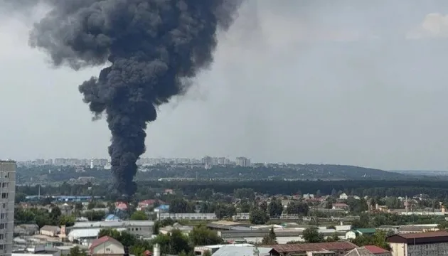 У Брянську спалахнули склади постачальника Газпромнафти