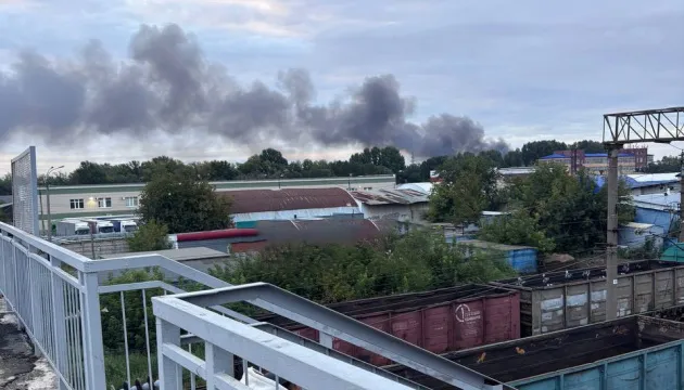 У Самарі спалахнула пожежа на підприємстві, що виробляє ракети