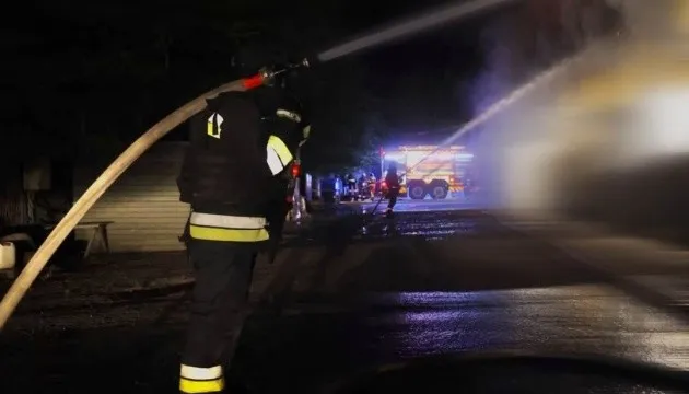 In the Dnipropetrovsk region, firefighters worked through the night to extinguish fires following attacks by the Russian Federation