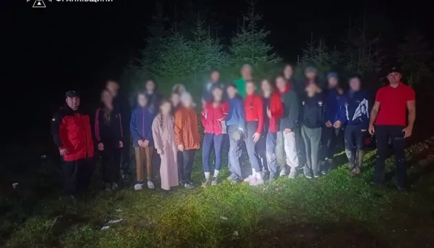На Говерле спасли 33 туриста из-за резкого ухудшения погоды