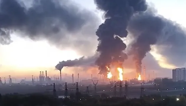 Zelenskyy confirmed the strike on the Moscow Oil Refinery