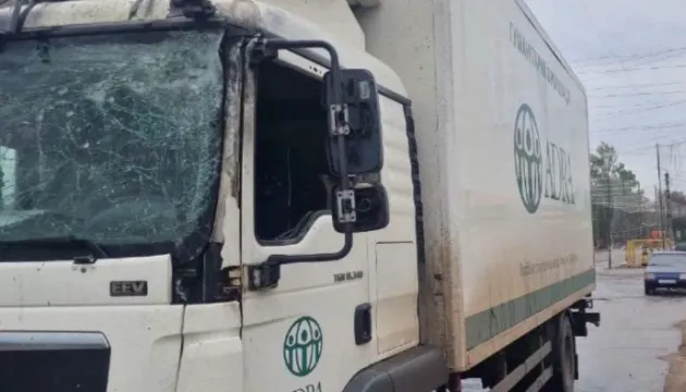 Росія атакувала авто з гуманітарною допомогою та пункт швидкої на Харківщині