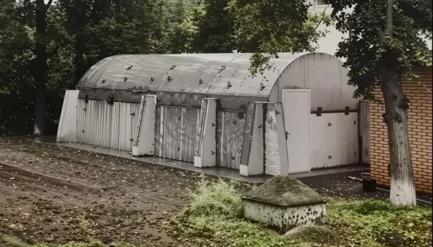 Видео: на железнодорожных станциях Киевской области устанавливают модульные навесы