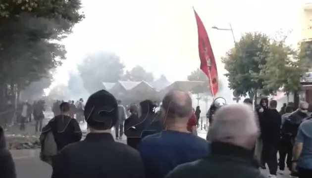 Video: Student protests in Albania have escalated into clashes with police
