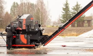 Верстат для розколювання деревини обійшовся столичному бюджету на мільйон дорожче