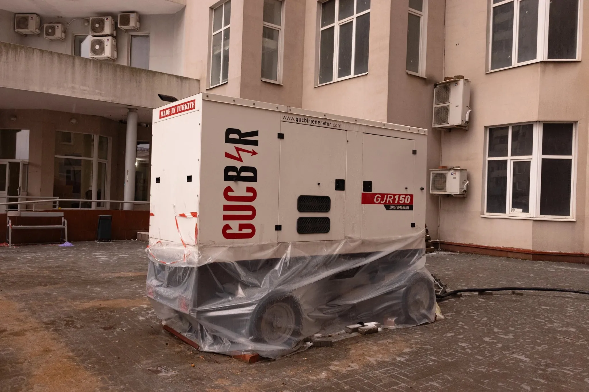 До Одеси спрямовано додаткову допомогу для відновлення тепла і світла після атак рф