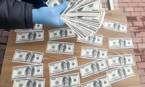 Апеляційний суд зобов’язав ПриватБанк виплатити понад 250 млн доларів Суркісам 