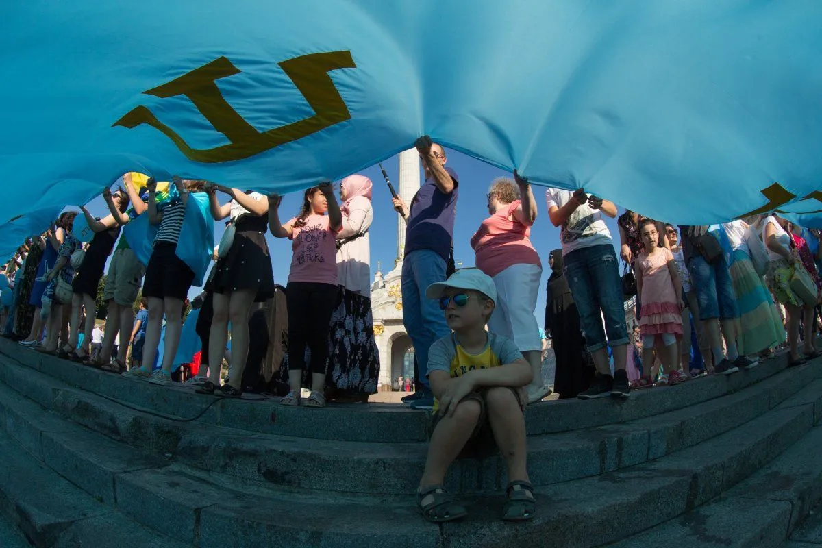 Свято 26 червня: В Україні відзначають День прапора кримських татар