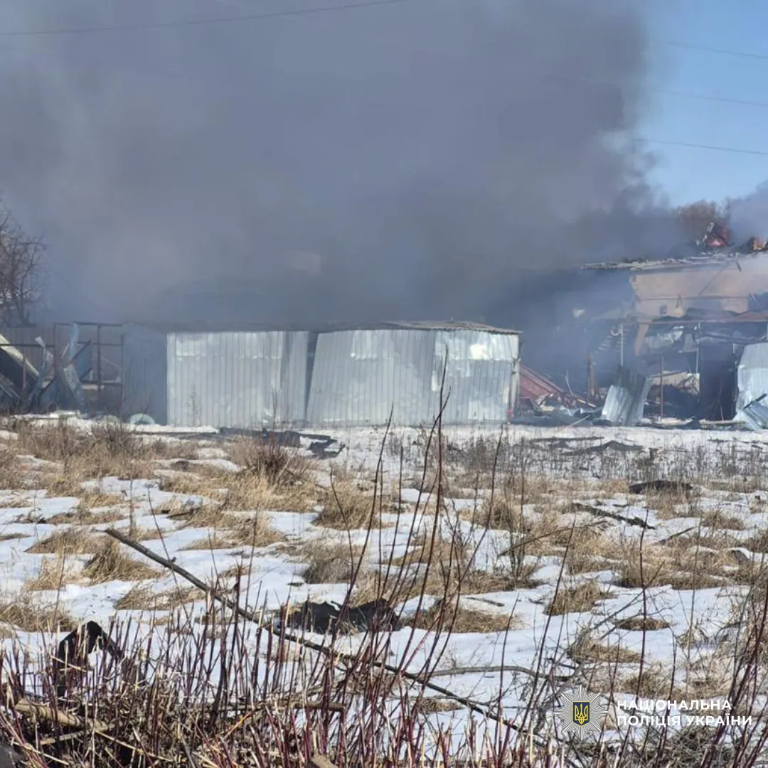 РФ ударила дроном по селу на Харківщині, серед п’яти поранених є діти