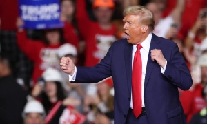 Трам поскаржився, що Меланію бісять його танці