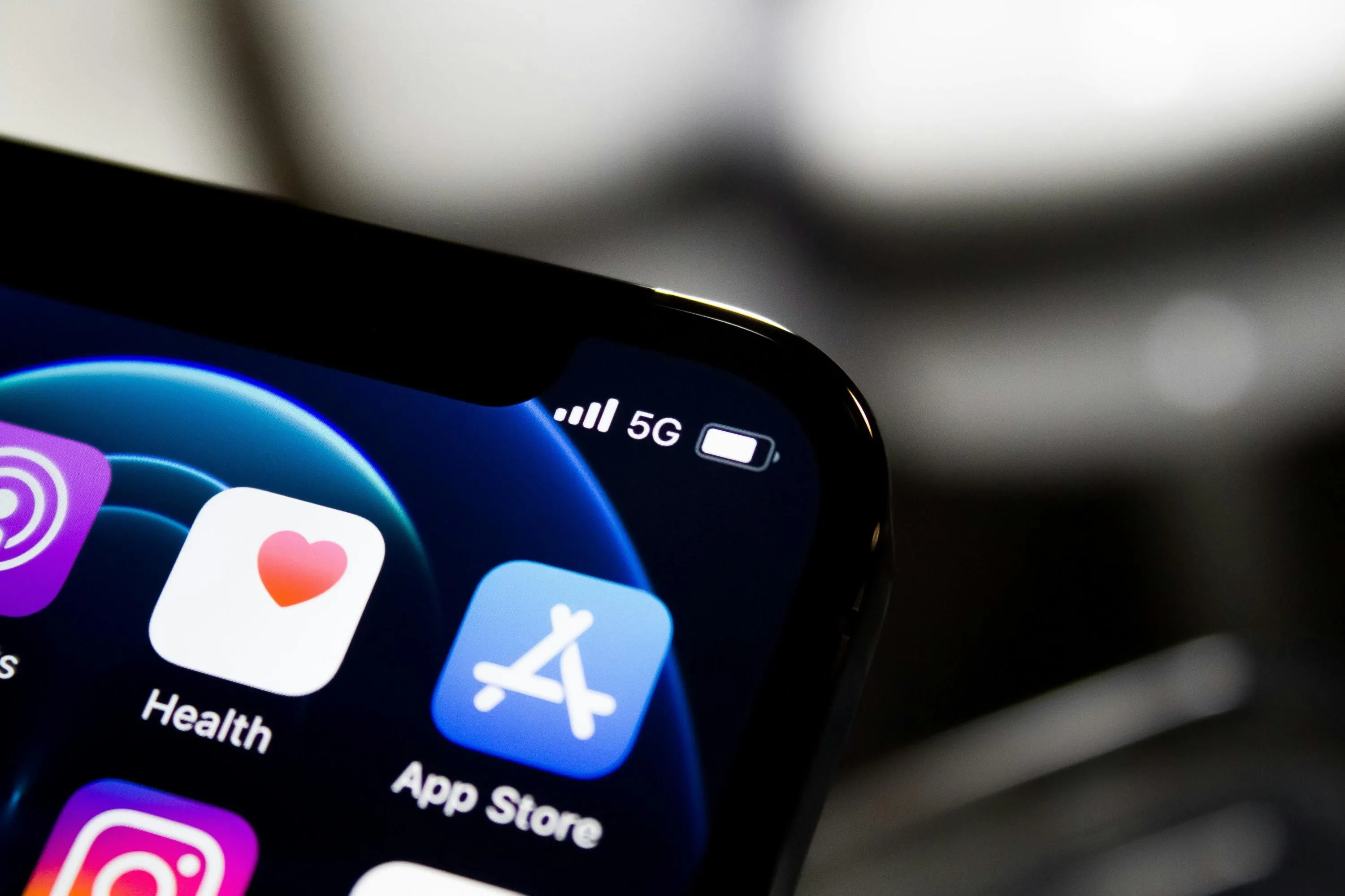 Приложение UA.NEWS уже доступно в App Store и Google Play