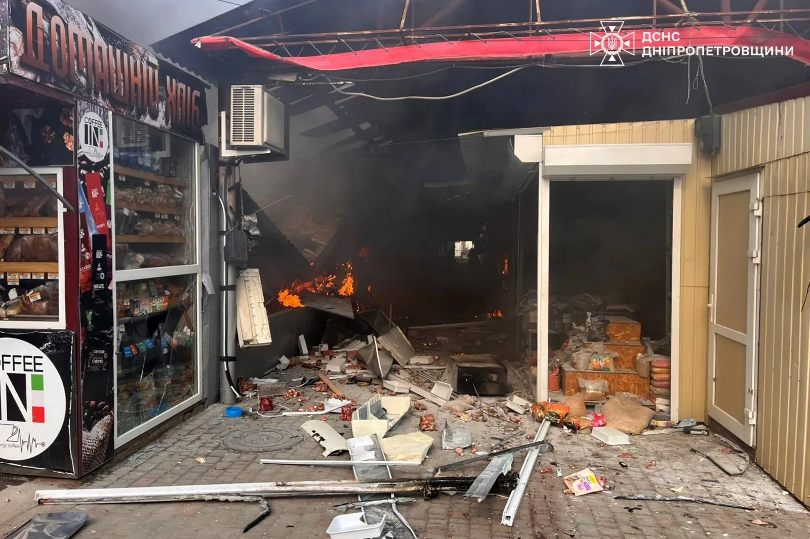 (Відео) Зросла кількість поранених через удар росіян по ринку у Нікополі