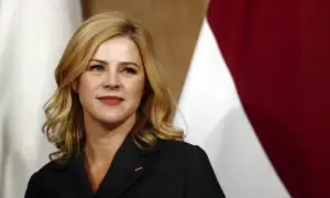 Фото, відео: у Німеччині урочисто проводили Меркель з посади канцлера