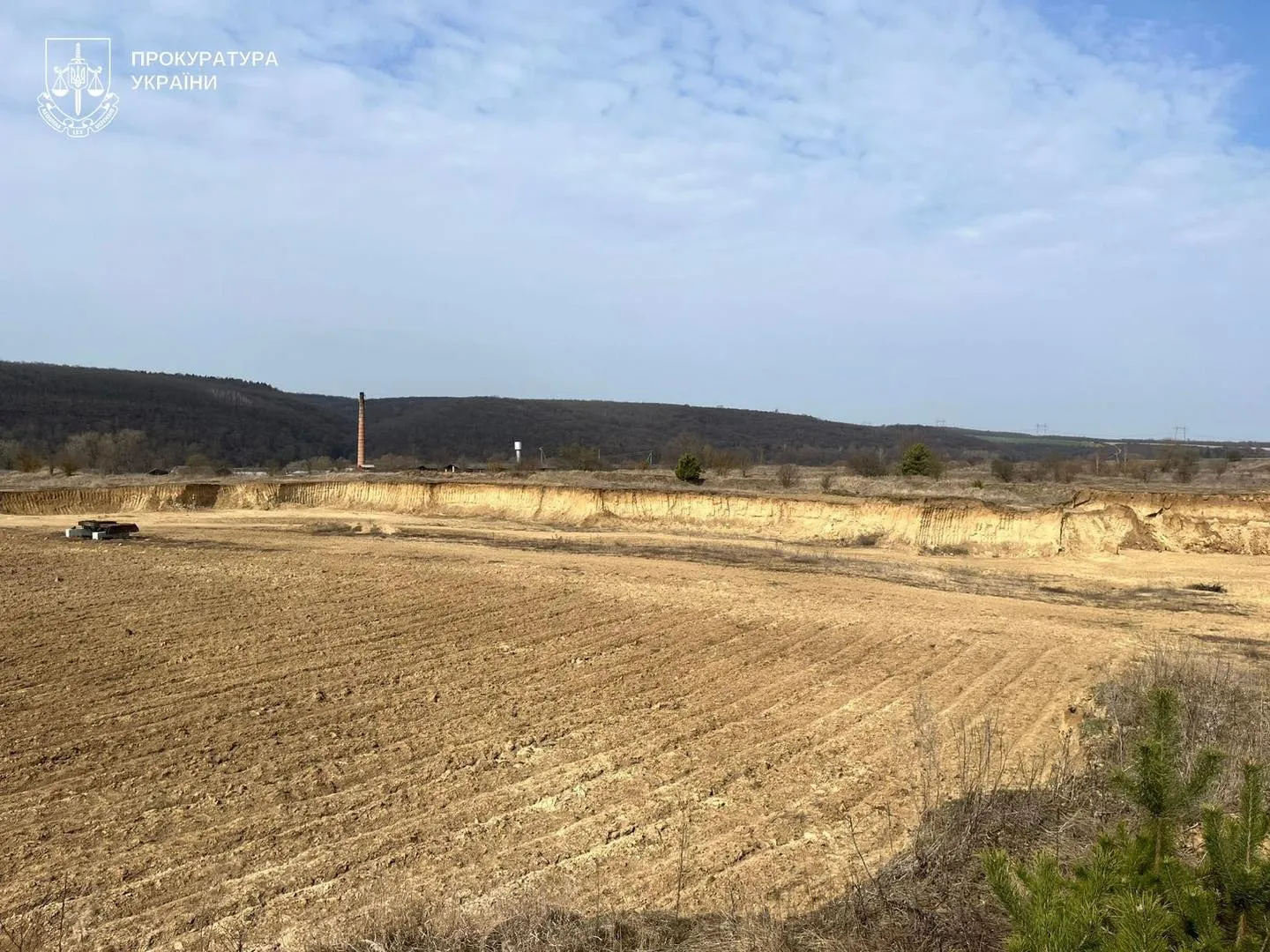 Директора цегельного заводу на Тернопільщині підозрюють у незаконному видобутку надр