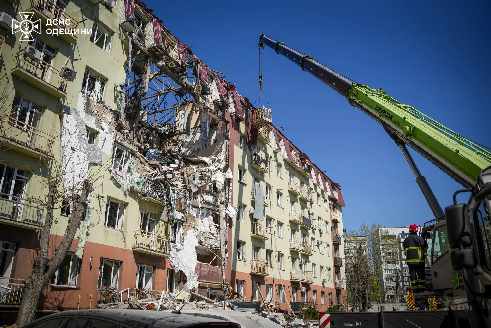 В Одесі після нічного обстрілу у понеділок 73 пошкоджені будинки