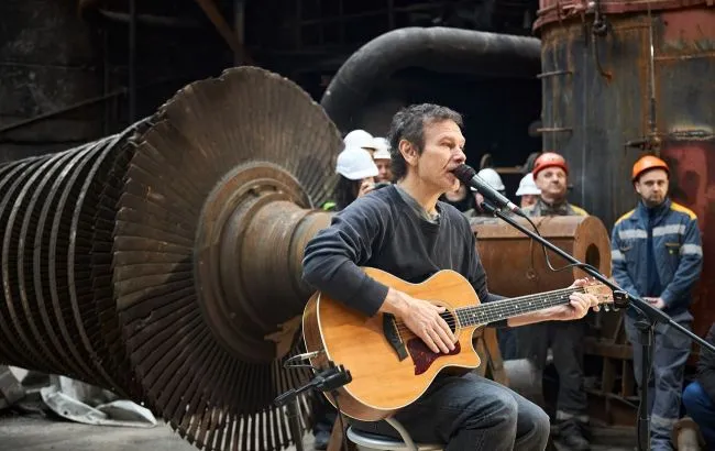 Вакарчук дав концерт на зруйнованій ТЕС