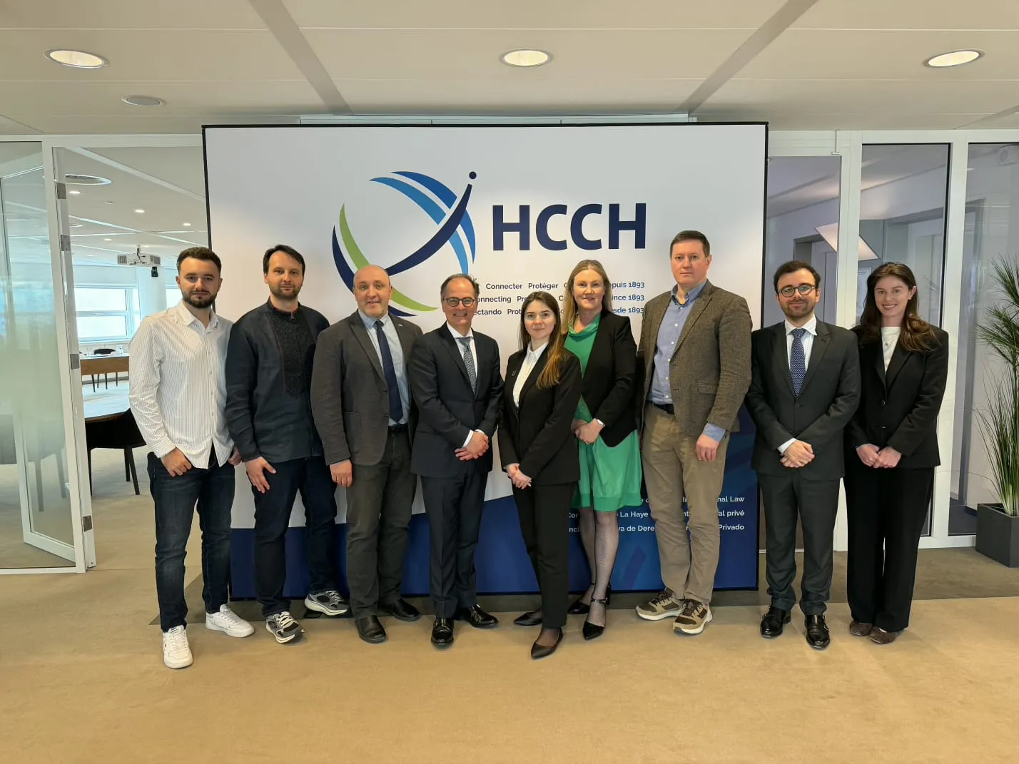 Україна показала оновлений реєстр апостилів у Гаазі