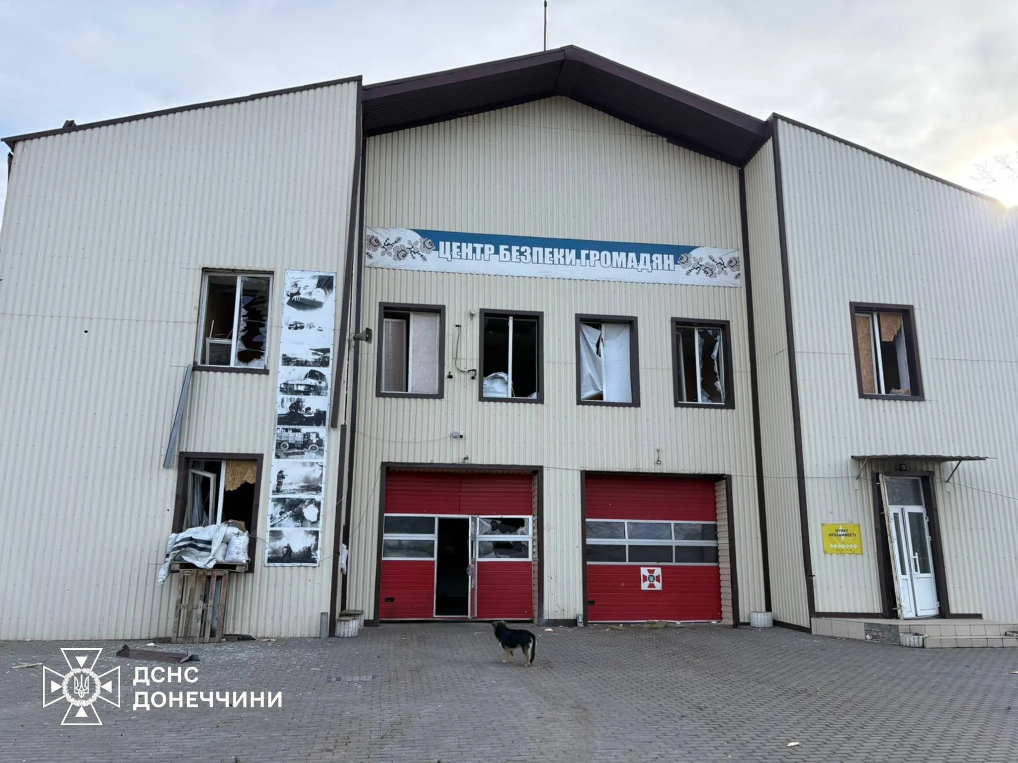 У Миколаївці через обстріл рф пошкоджено будівлю пожежно-рятувальної частини