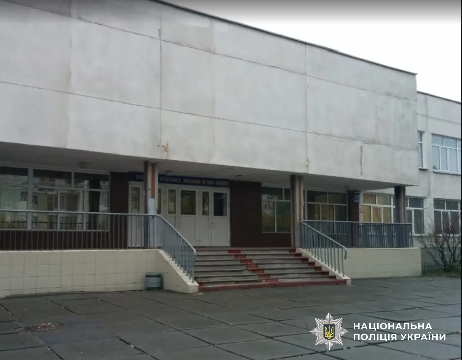 Директорка київського ліцею відрахувала собі майже 8 млн грн із зарплат співробітників