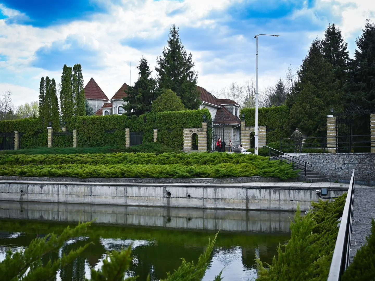 ФДМУ готує до продажу маєток ексміністра освіти Табачника у Козині