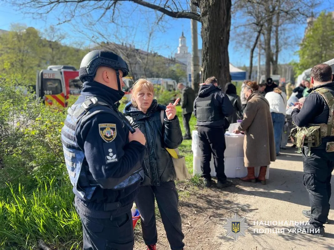 На Дніпропетровщині поліцейські потрапили під обстріл під час евакуації людей