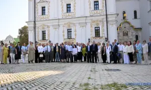 В Києві дозволили відкрити кінотеатри і басейни – проте з певними обмеженнями 