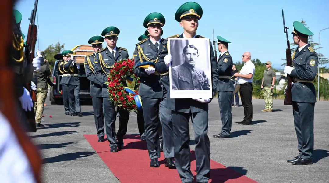 Konovalets' ashes were transported to Ukraine