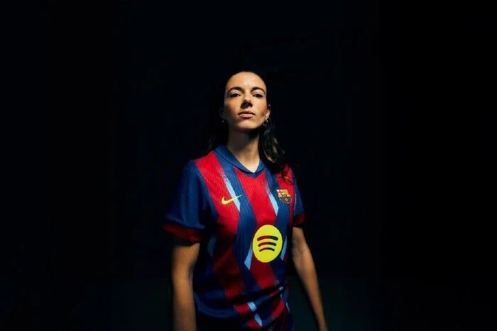 «Барселона» представила четвертий комплект форми