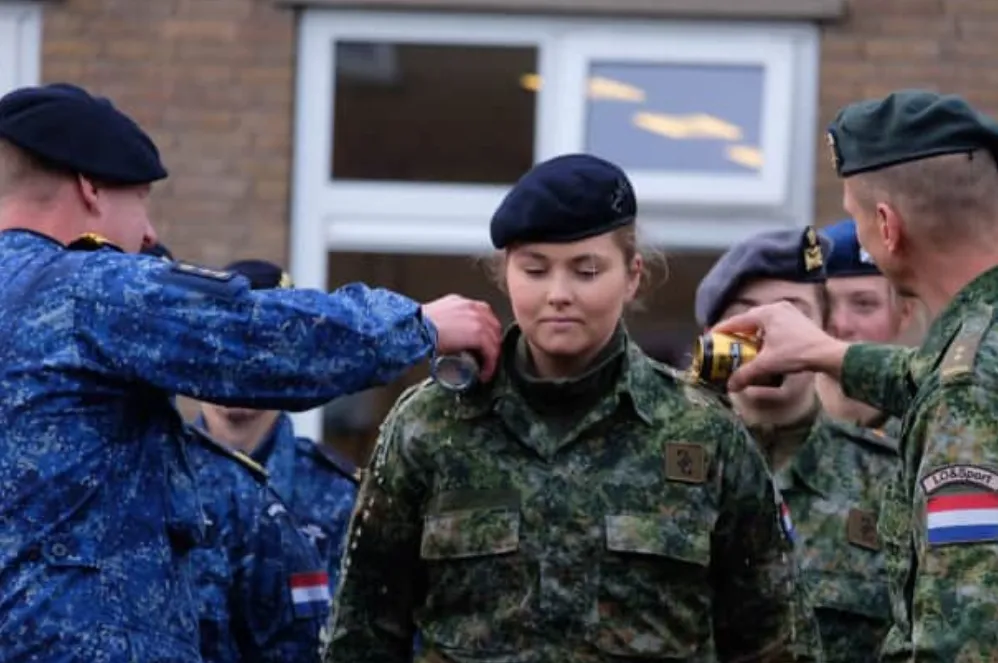 Принцеса Нідерландів отримала звання капрала після військової підготовки