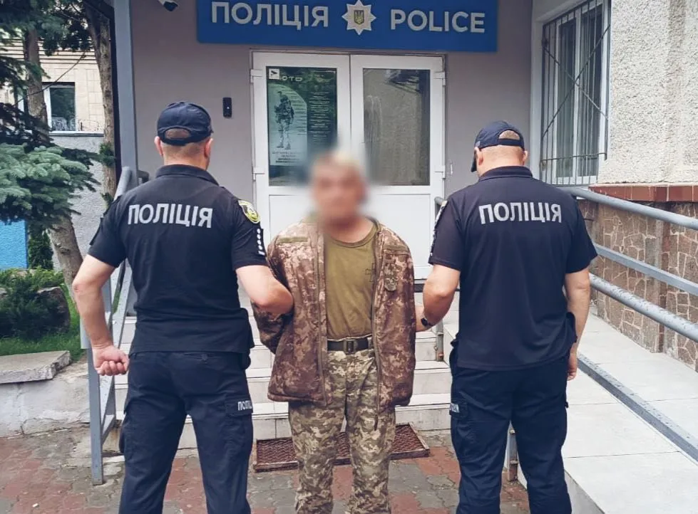 В Киевской области задержали военнослужащего по подозрению в убийстве женщины и сослуживца