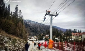 Снігопад накрив майже усю Україну, комунальники працюють у посиленому режимі