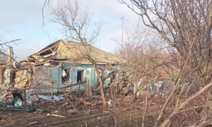 У Дніпрі рф атакувала цивільне підприємство, спалахнула пожежа