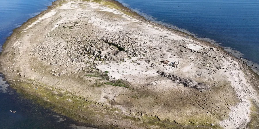 Спад води у турецькому озері Сапанджа відкрив давню мозаїчну споруду