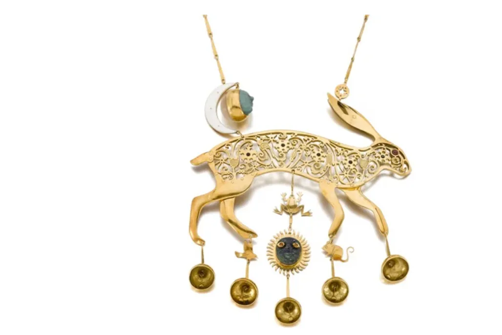 У Лондоні продали золотого зайця з культової книги Masquerade