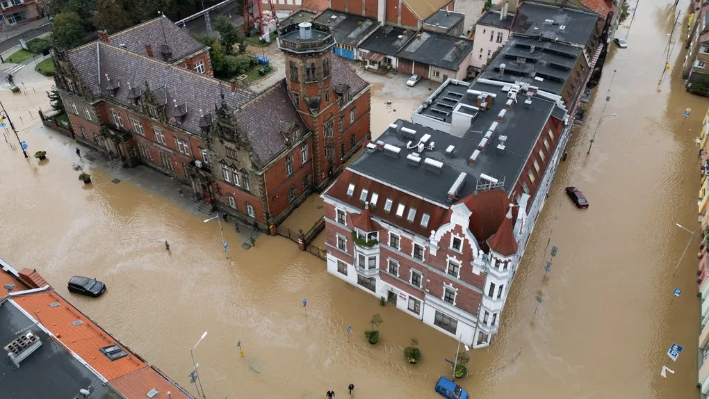 Аварія водопостачання сталася у Вроцлаві: вулиці затопило, у будинках зникла вода