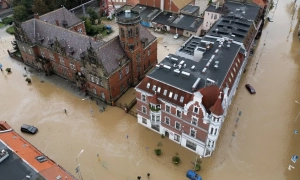 Аварія водопостачання сталася у Вроцлаві: вулиці затопило, у будинках зникла вода