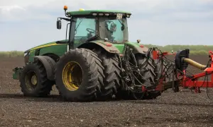 У росії різко впали виробництво і продажі сільгосптехніки
