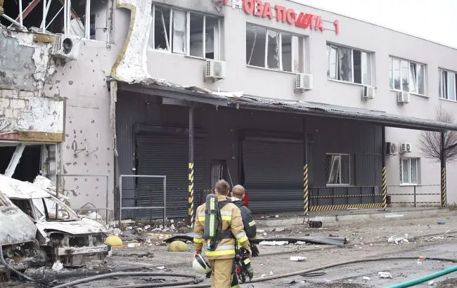 Унаслідок нічного удару в Київській області пошкоджено відділення «Нової пошти»