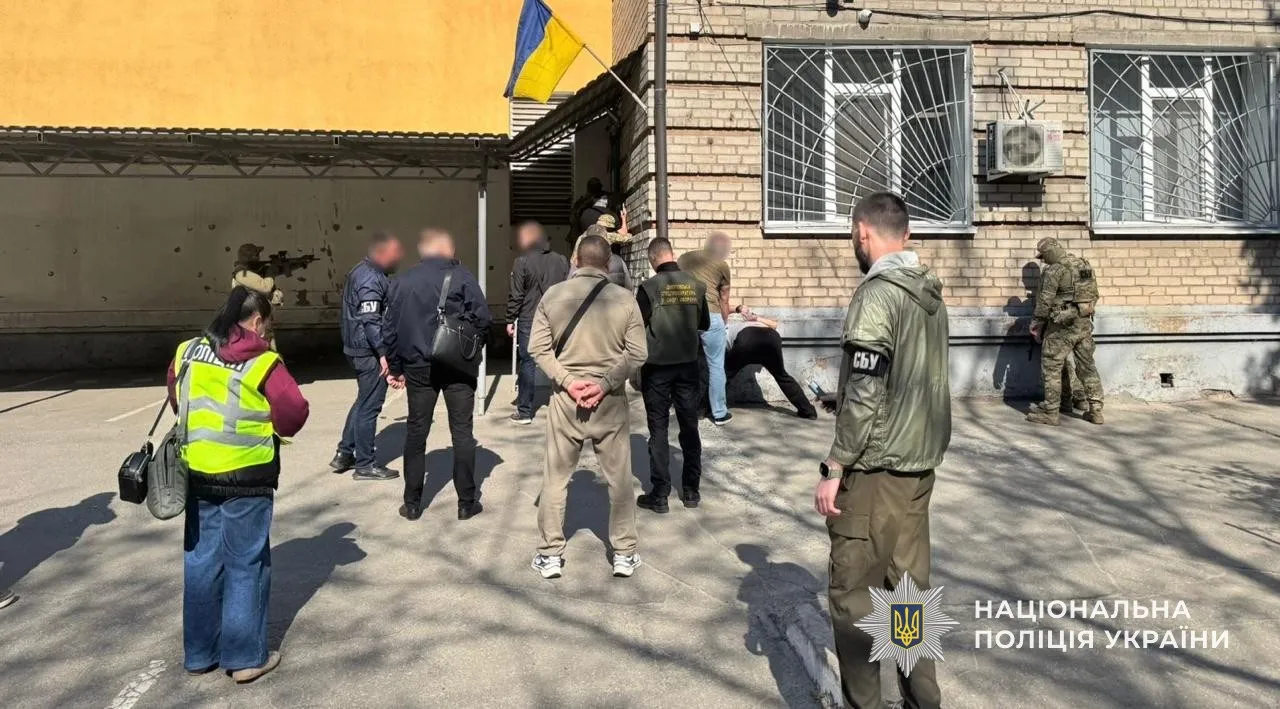 У Дніпрі затримали офіцера ТЦК, який вимагав хабар у ветерана війни