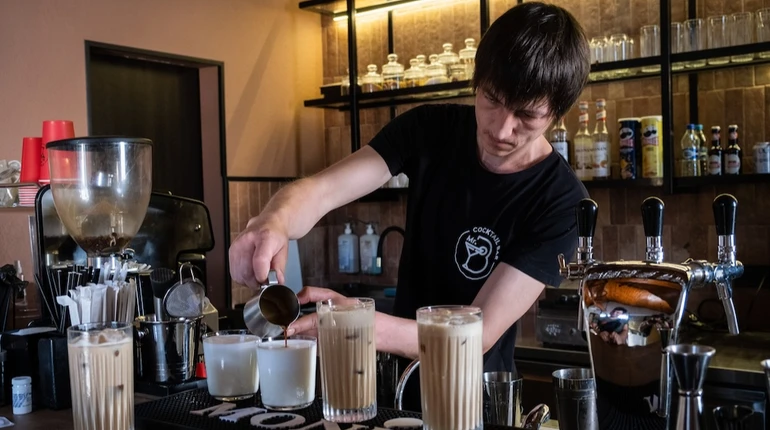 Роботодавці в Україні серйозно відчули відтік молоді після дозволу виїжджати за кордон