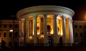 Part of Korolyov Avenue in Kyiv was closed following a Russian attack