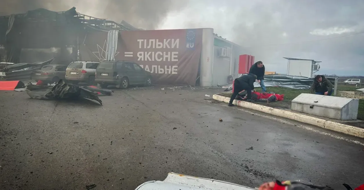 Росіяни атакували АЗС на Харківщині та поранили шістьох людей