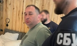 НАБУ затримало двох суддів, яких підозрюють у мільйонному хабарі 