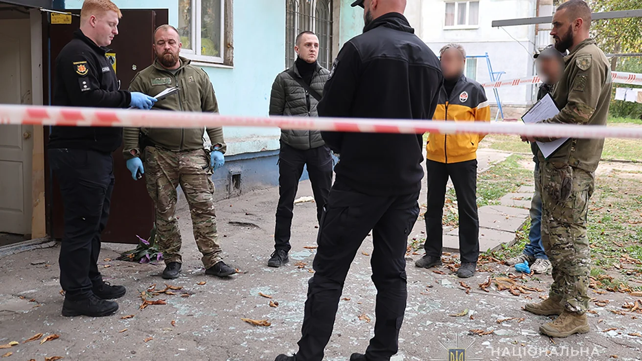У Запоріжжі чоловік убив жінку, передавши їй гранату, що вибухнула в руках У Запоріжжі чоловік убив жінку, передавши їй гранату, що вибухнула в руках
