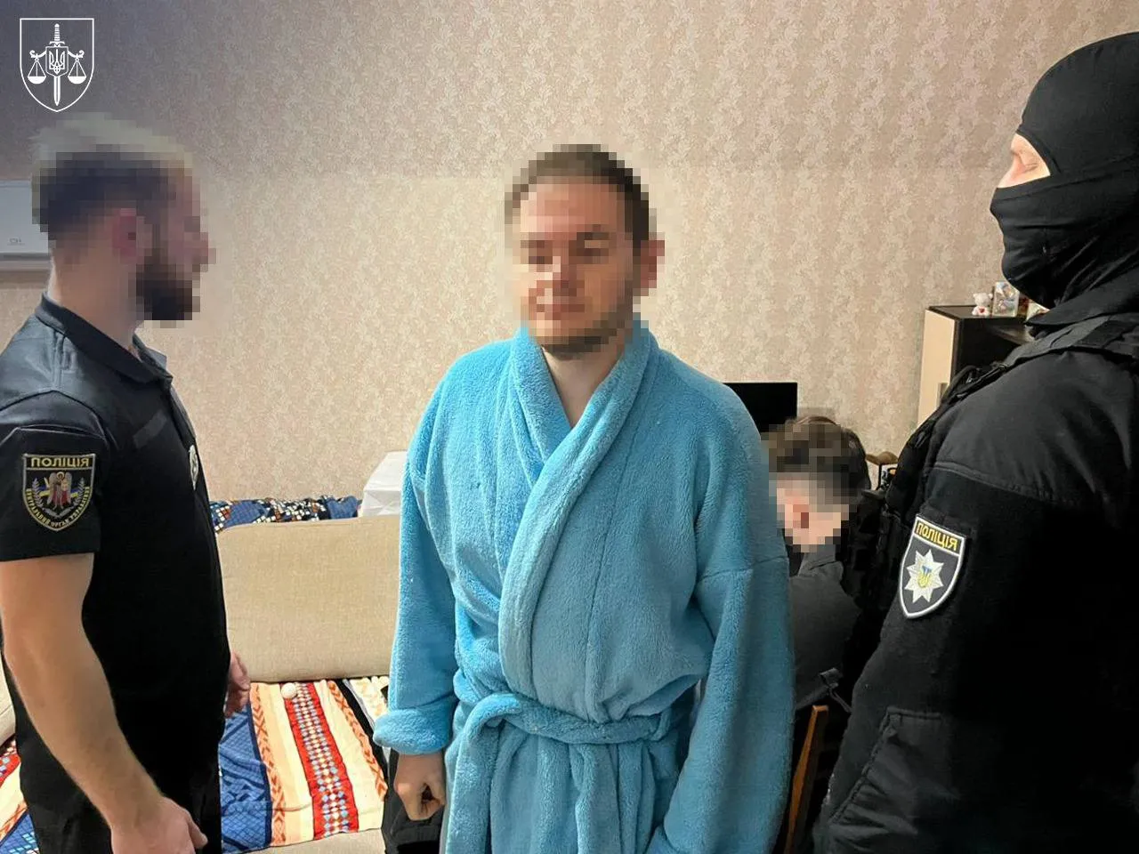 Повідомлено про підозру чоловікам, які заробляли на дитячій порнографії