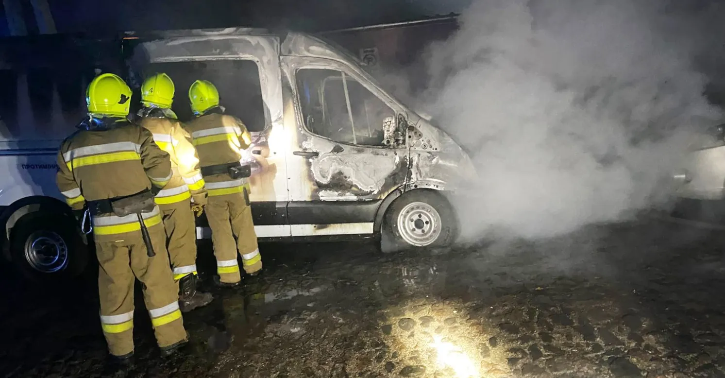 У Миколаєві затримали хлопця, який підпалив авто організації з розмінування