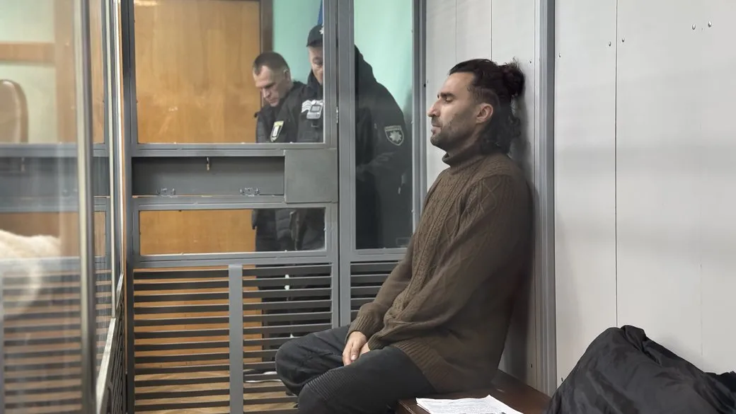 Суд у Києві змінив запобіжний захід водієві, який побив велосипедиста