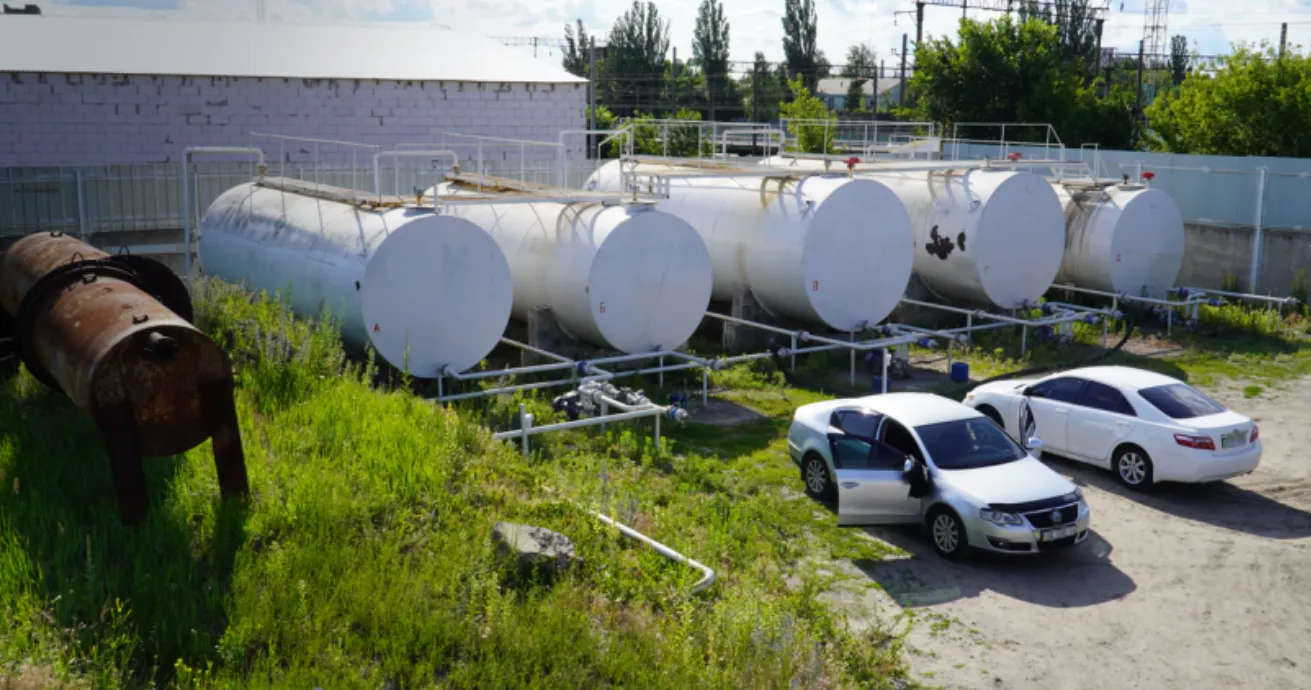 У Києві викрили схему виробництва й збуту контрафактного пального