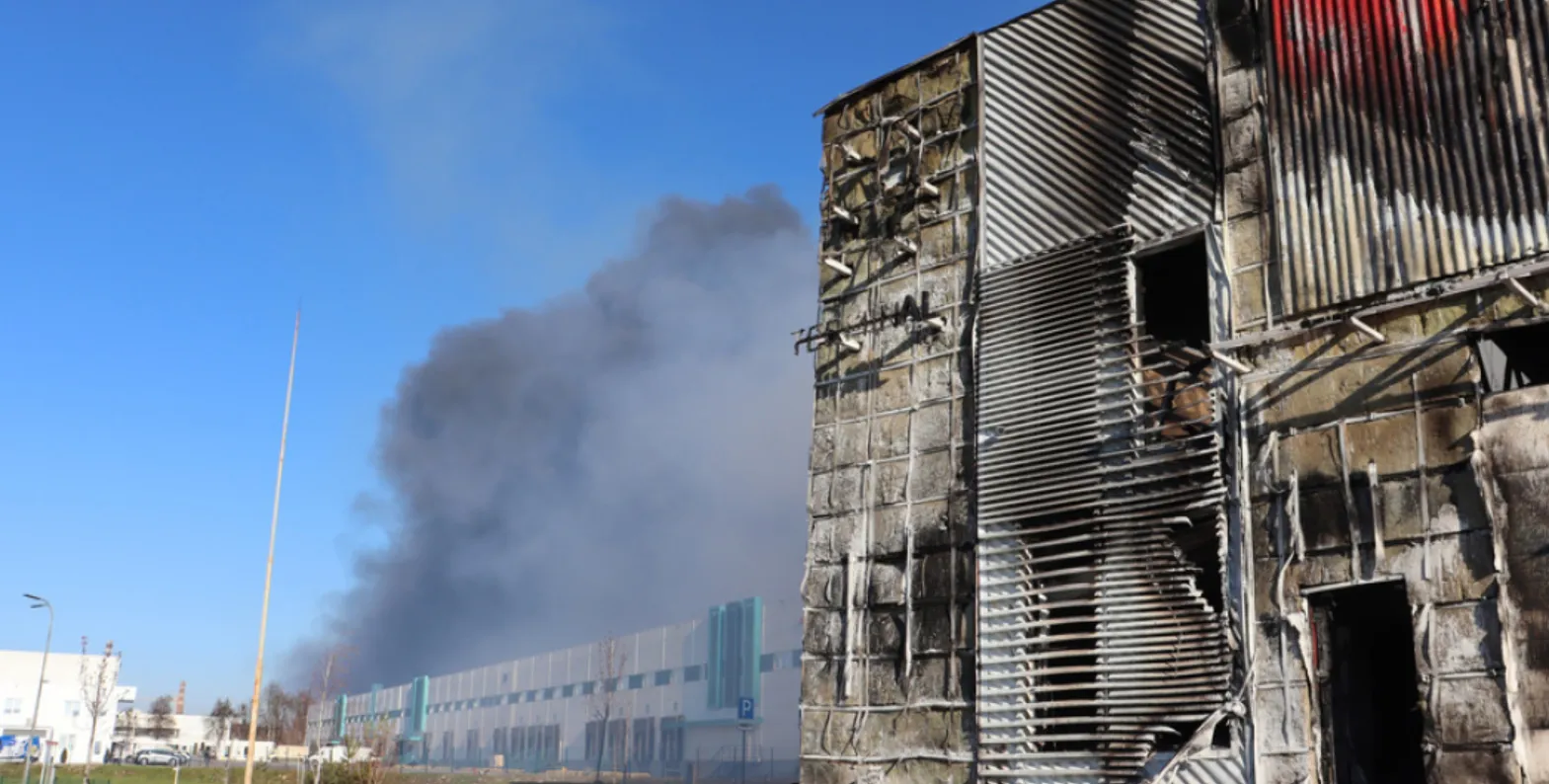 У Львові зруйновано відділення «Укрпошти» та знищено близько 900 посилок