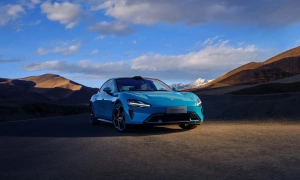 Акції Xiaomi впали майже на 9% після смертельної аварії електромобіля SU7